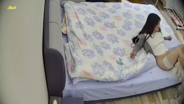 最新大学城酒店四眼妹和长毛师哥周末开房